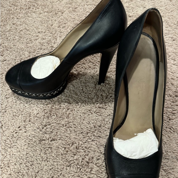 CHANEL Chain Pumps - Picture 4 of 14